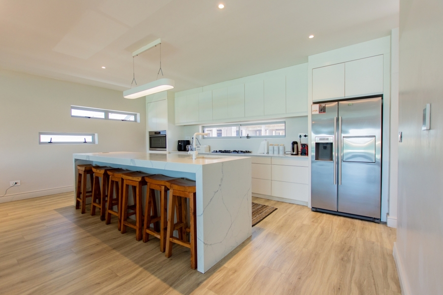 6 Bedroom Property for Sale in Myburgh Park Western Cape